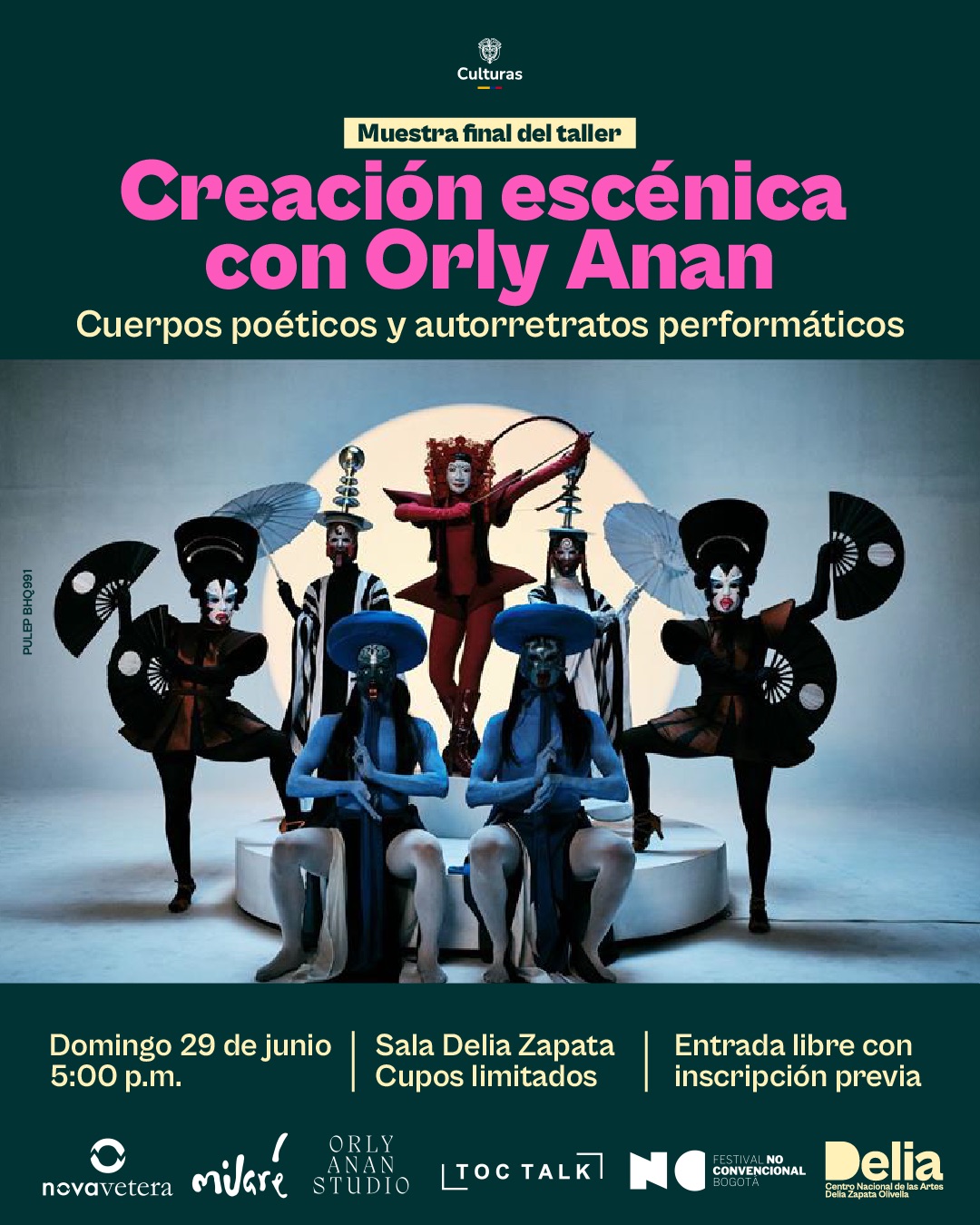 El Centro Nacional de las Artes, el Festival No Convencional, Muaré Costumes, Nova et Vetera y Orly Anan Studio te invitan a la muestra final, resultado del laboratorio creativo que se llevó a cabo del 27 al 29 de junio en el Centro Nacional de las Artes, donde participantes seleccionados exploraron el vestuario y la escena, guiados por la artista visual Orly Anan, originaria de Barranquilla y Tel Aviv, es una artista visual y directora de arte cuyo trabajo explora diversas tradiciones místicas y espirituales en un lenguaje visual distintivo que aúna las artes visuales, el teatro y el diseño de vestuario. Informado por las historias del surrealismo, la Bauhaus y la ciencia ficción.