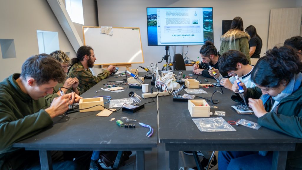 Laboratorio de sonido en el Centro Nacional de las Artes